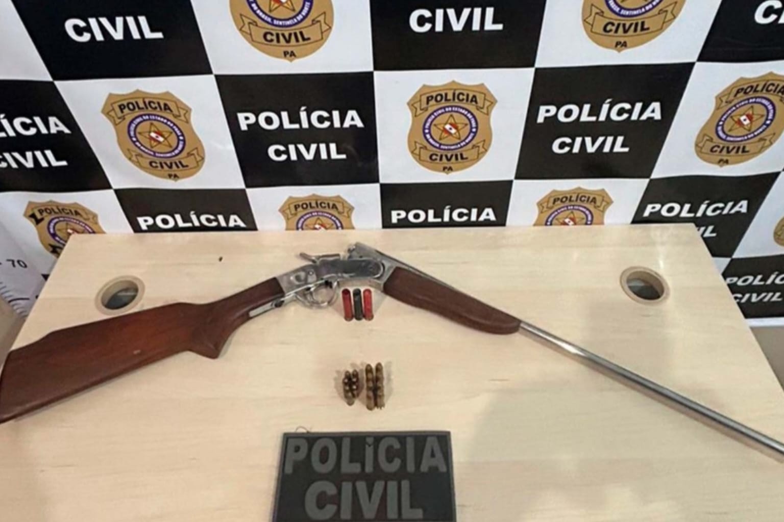 Homem é preso com arma de fogo dentro de casa em Conceição do Araguaia