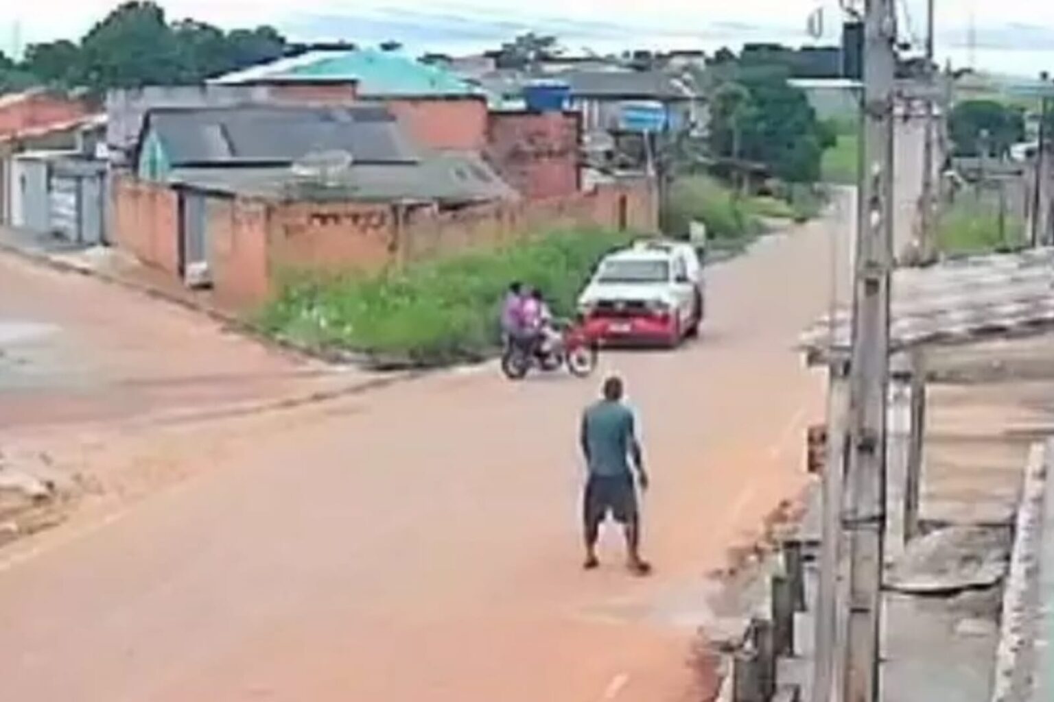 Colisão entre moto e viatura da PM deixa mulheres feridas em Rondon do Pará