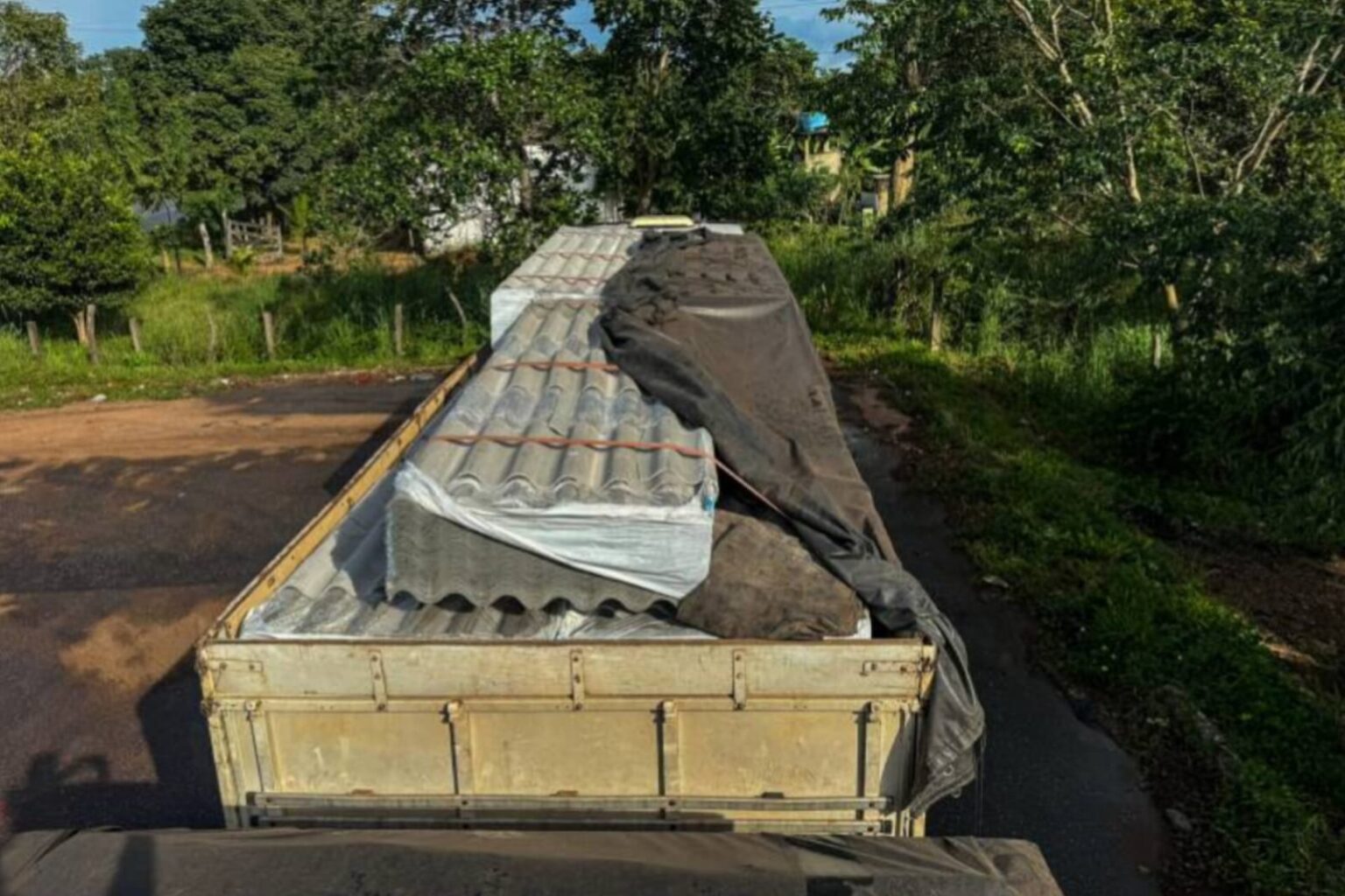 Sefa apreende 429 telhas em Conceição do Araguaia
