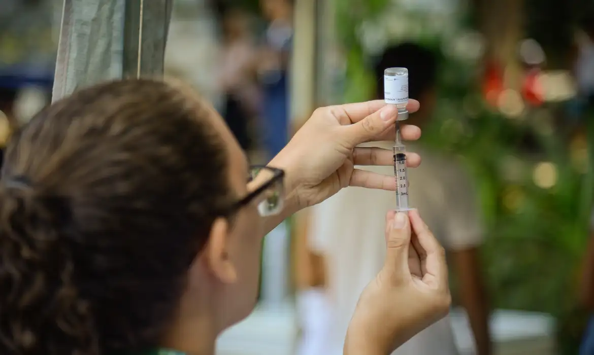 Internações por gripe e vírus sincicial aumentam no país