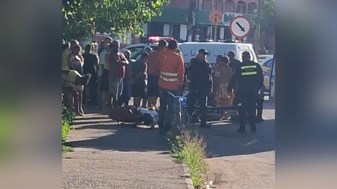 Colisão entre carro e moto deixa mulher ferida em Marabá