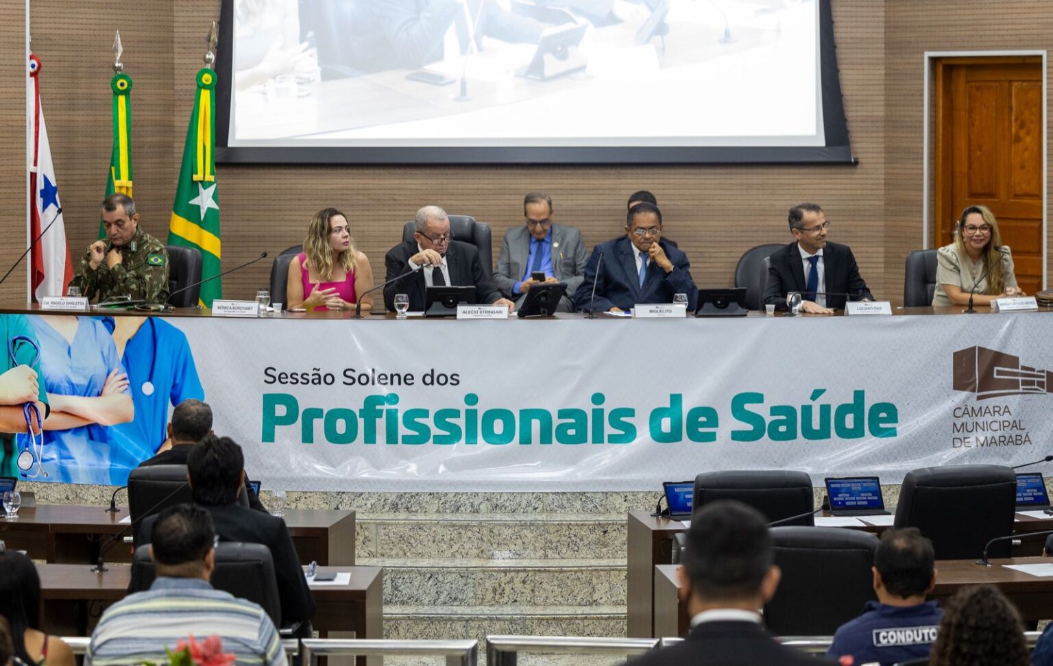 Em Sessão Solene, Câmara homenageia 20 profissionais de saúde de Marabá