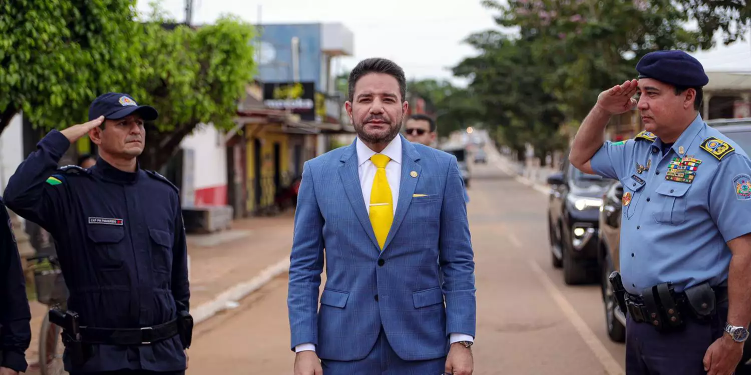 Governador do Acre se torna réu em suposto esquema de corrupção