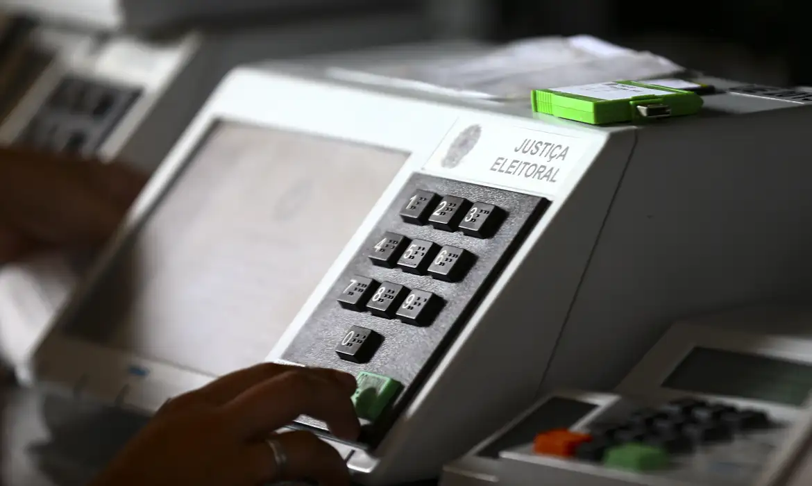 TSE conclui novas etapas de testes em urnas eletrônicas