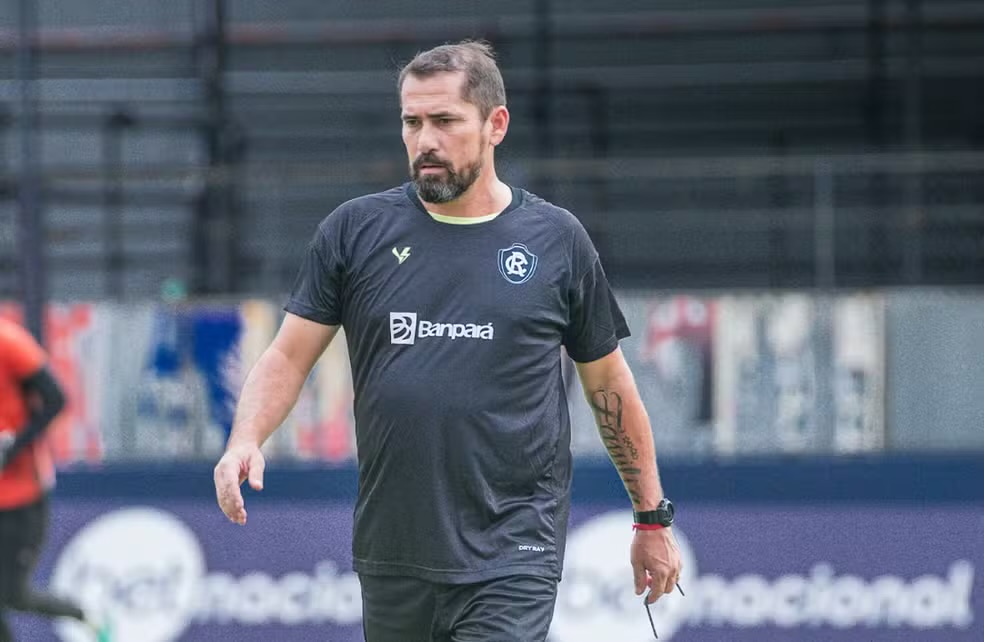 Remo demite o técnico paraguaio Gustavo Morínigo