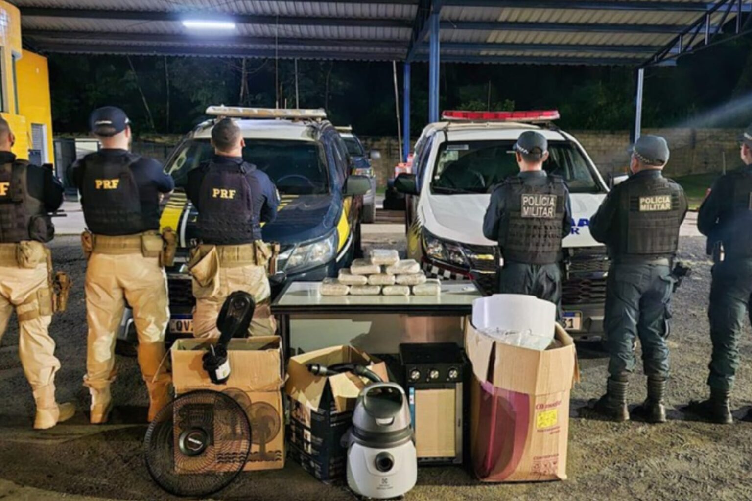PRF e PM apreendem drogas escondidas em eletrodomésticos em Santarém