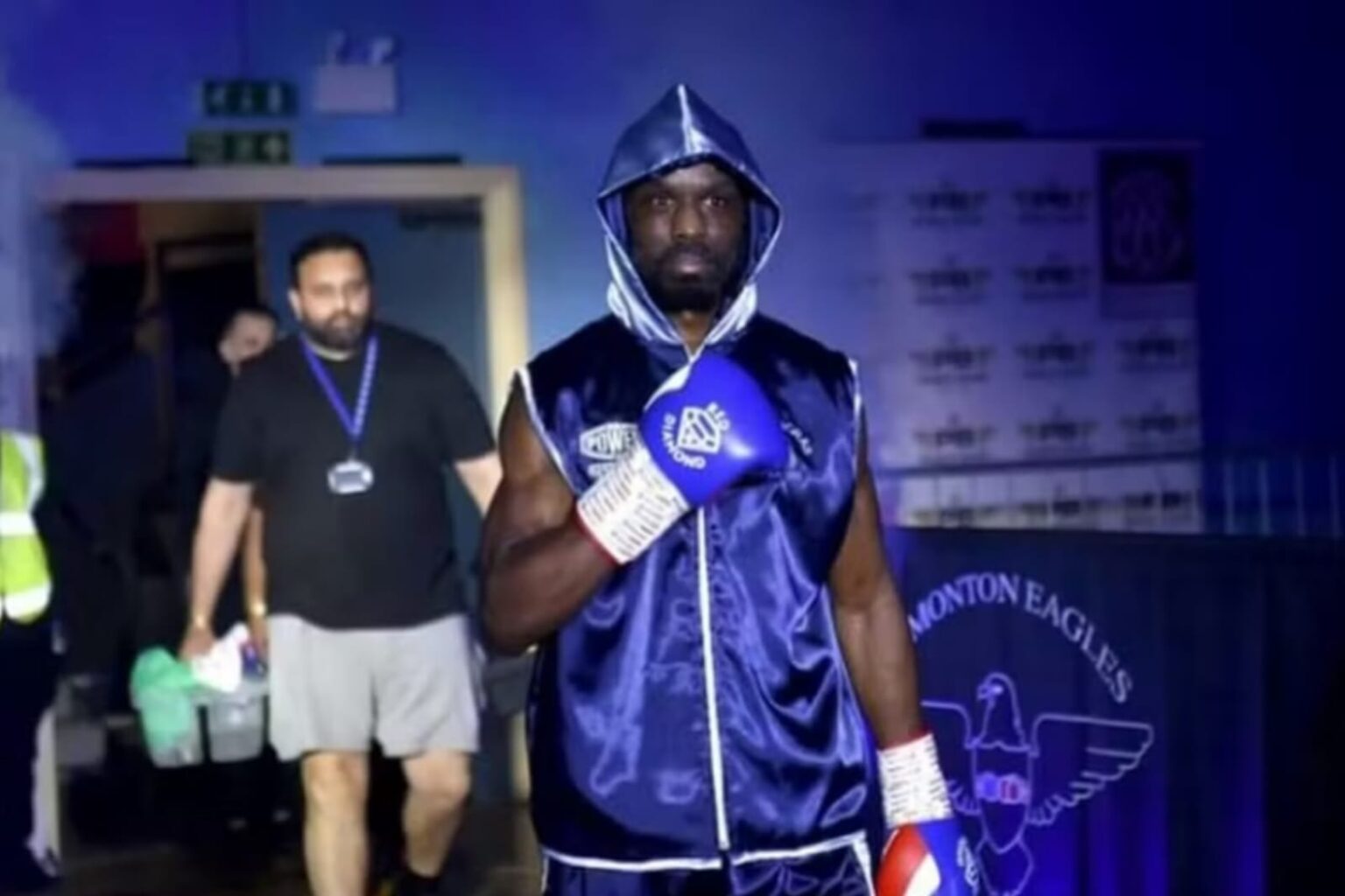 Boxeador morre após nocaute em sua primeira luta profissional