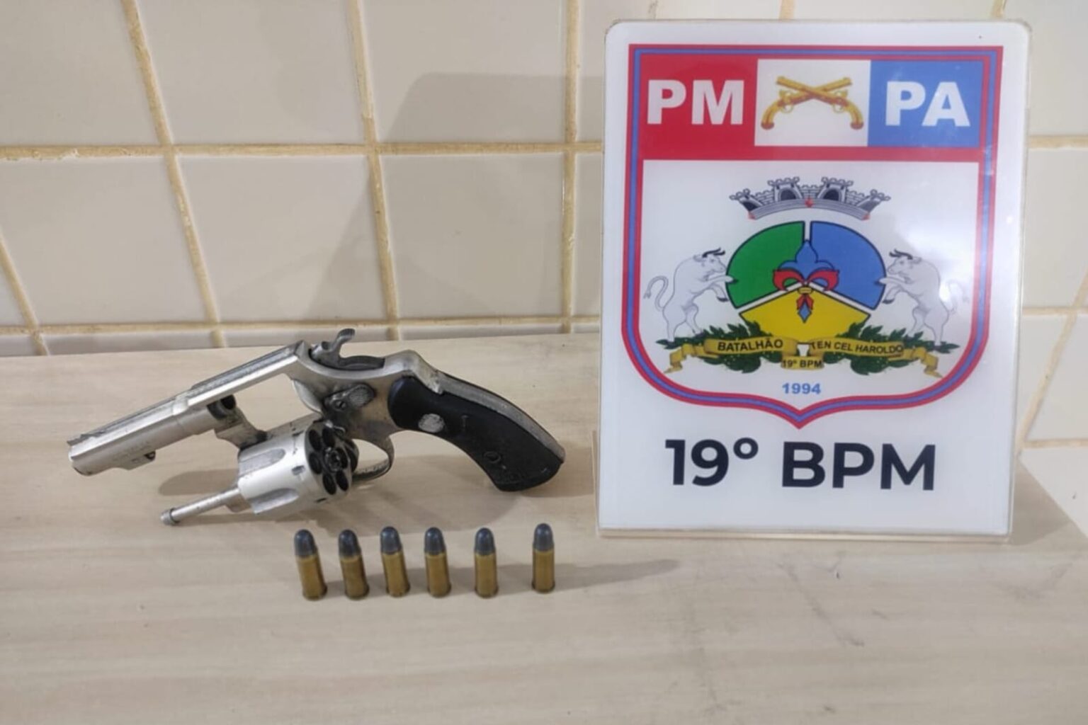 PM flagra passageiro com arma de fogo e munições em Paragominas