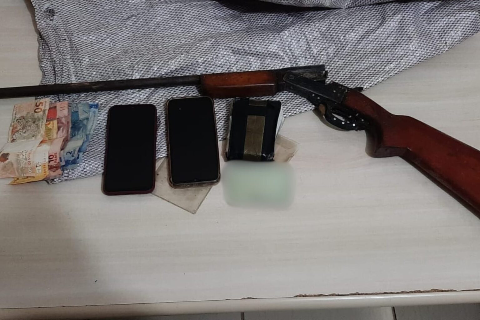 PM prende homem e apreende espingarda em Breu Branco