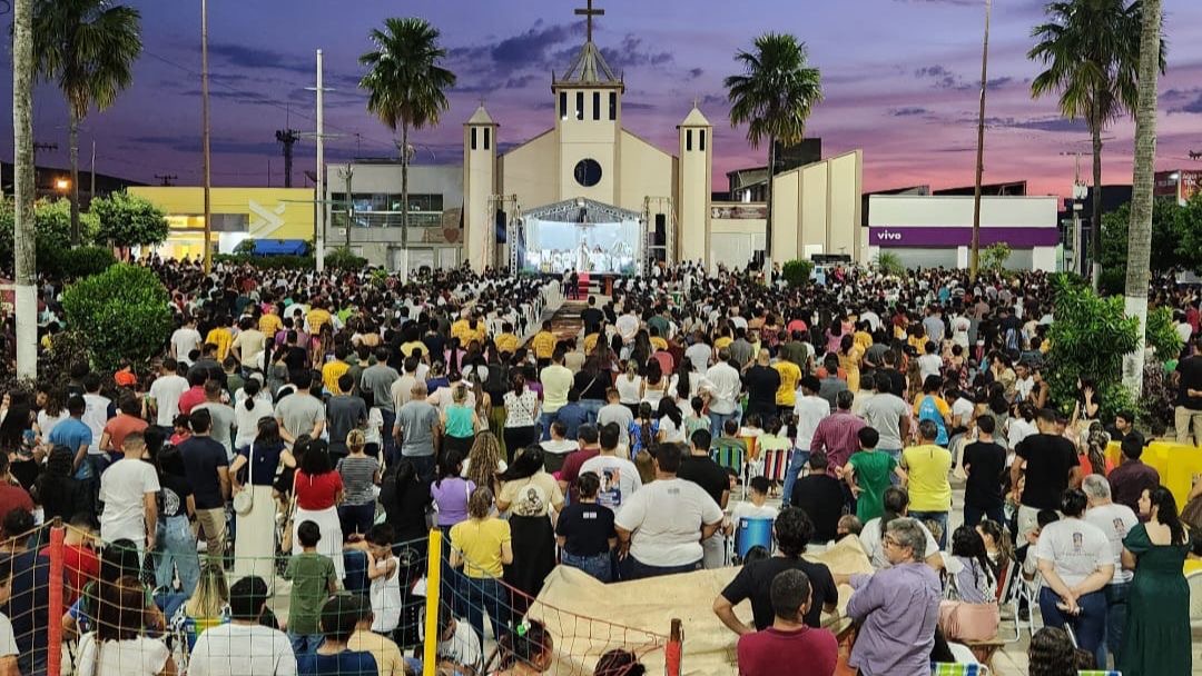 Multidão participa da solenidade de Corpus Christi em Marabá