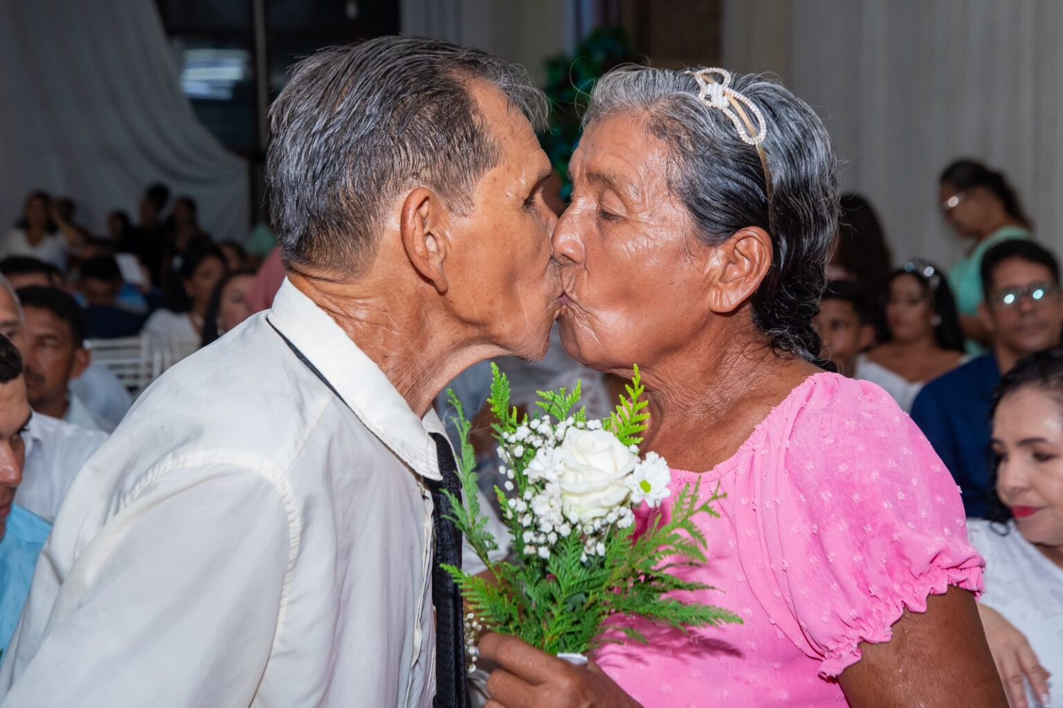 Casamento comunitário oficializa união de 125 casais em Tucuruí