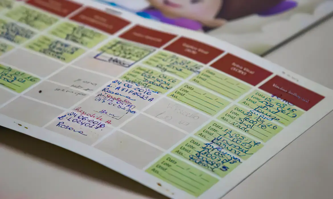 Avança na Câmara retirada da vacina da covid-19 de calendário infantil