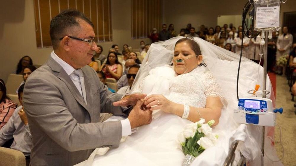 Casal realiza casamento em hospital após noiva ser internada com câncer de mama no Pará