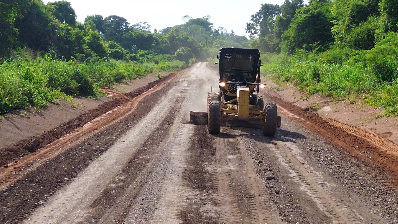 Prefeitura recupera estrada de acesso às praias do Araguaia em Xinguara