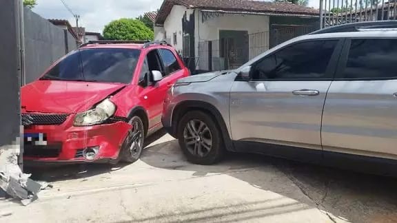 Discussão termina em colisão supostamente intencional e danos a veículos no Pará