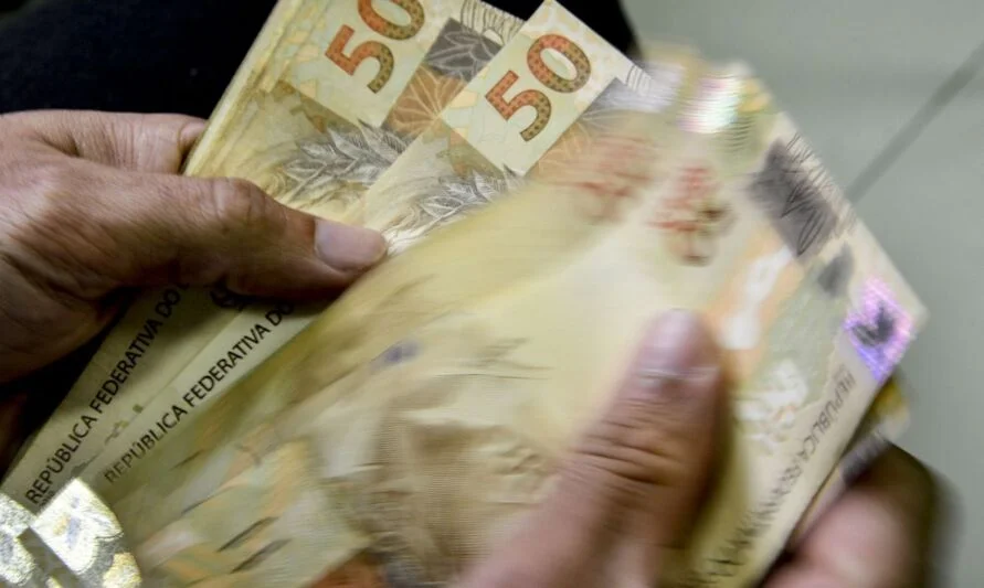 Sintepp denuncia descontos indevidos nos salários em Ananindeua