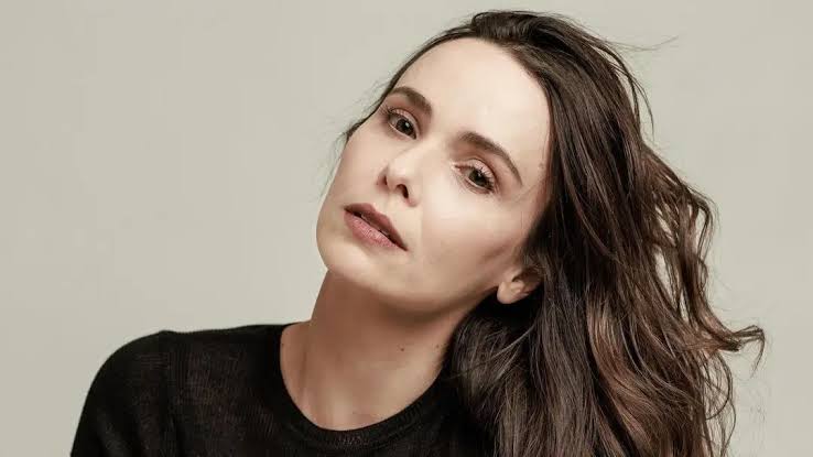 Débora Falabella revela que é perseguida por fã há dez anos: ‘Fico com medo’