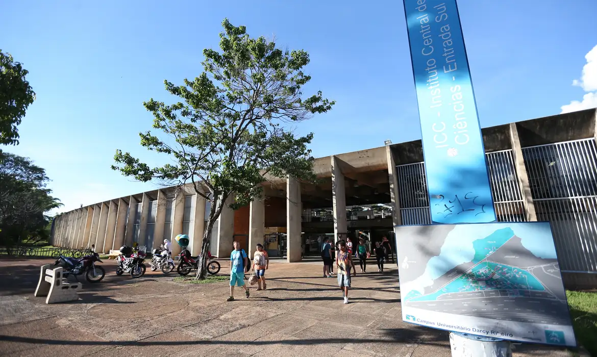 Professores de pelo menos 25 universidades federais decidem pelo fim da greve