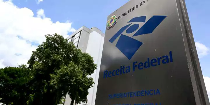 Receita restitui R$ 8,5 bilhões a 5,75 milhões de contribuintes hoje
