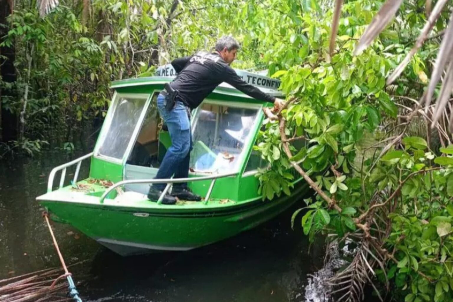 Polícia recupera lancha avaliada em R$ 100 mil no nordeste do Pará