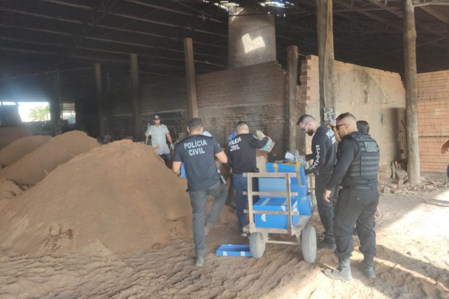 Polícia Civil incinera drogas, cigarros e incensos em Moju