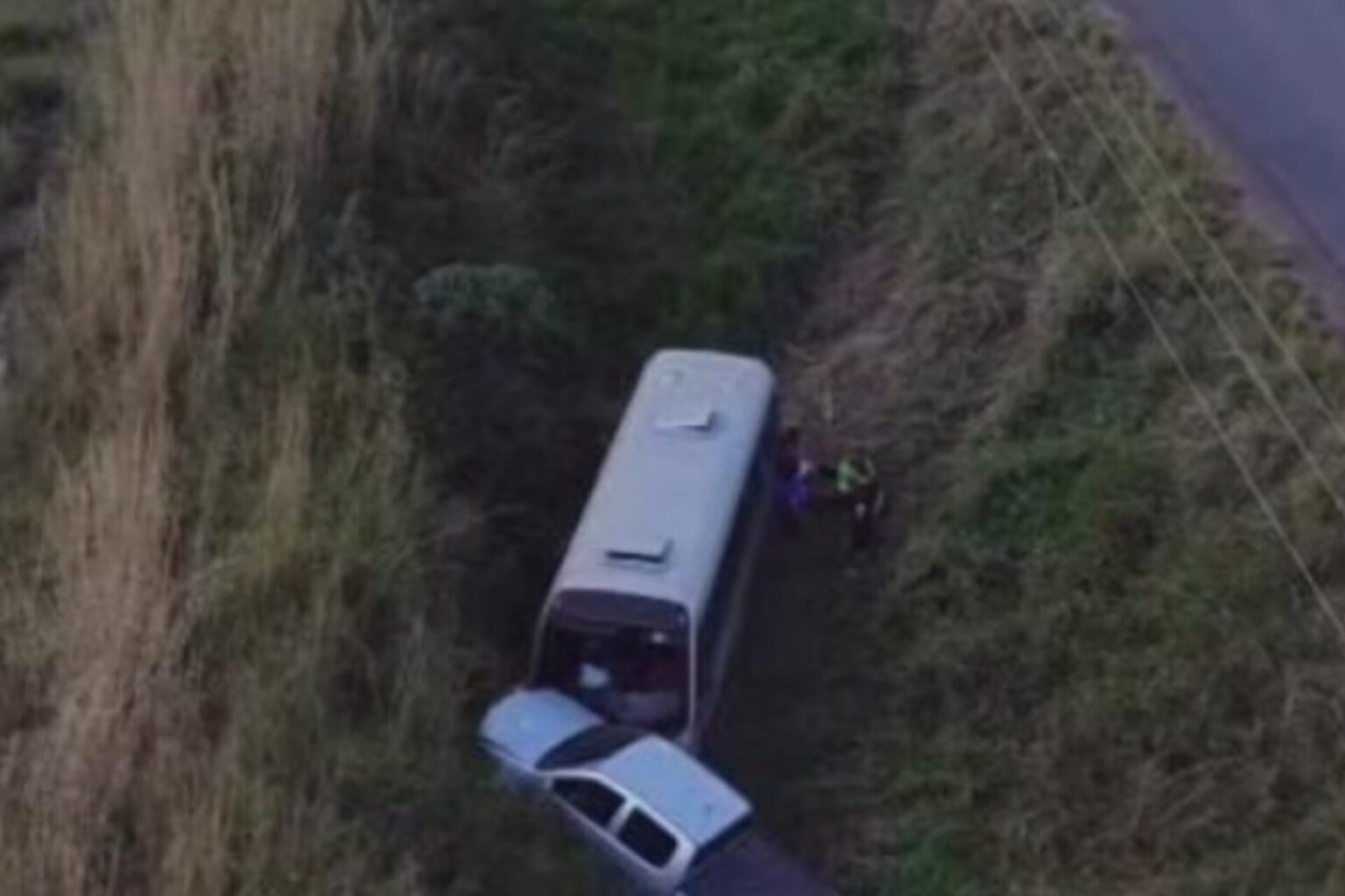 Ônibus escolar e caminhonete colidem em Eldorado dos Carajás