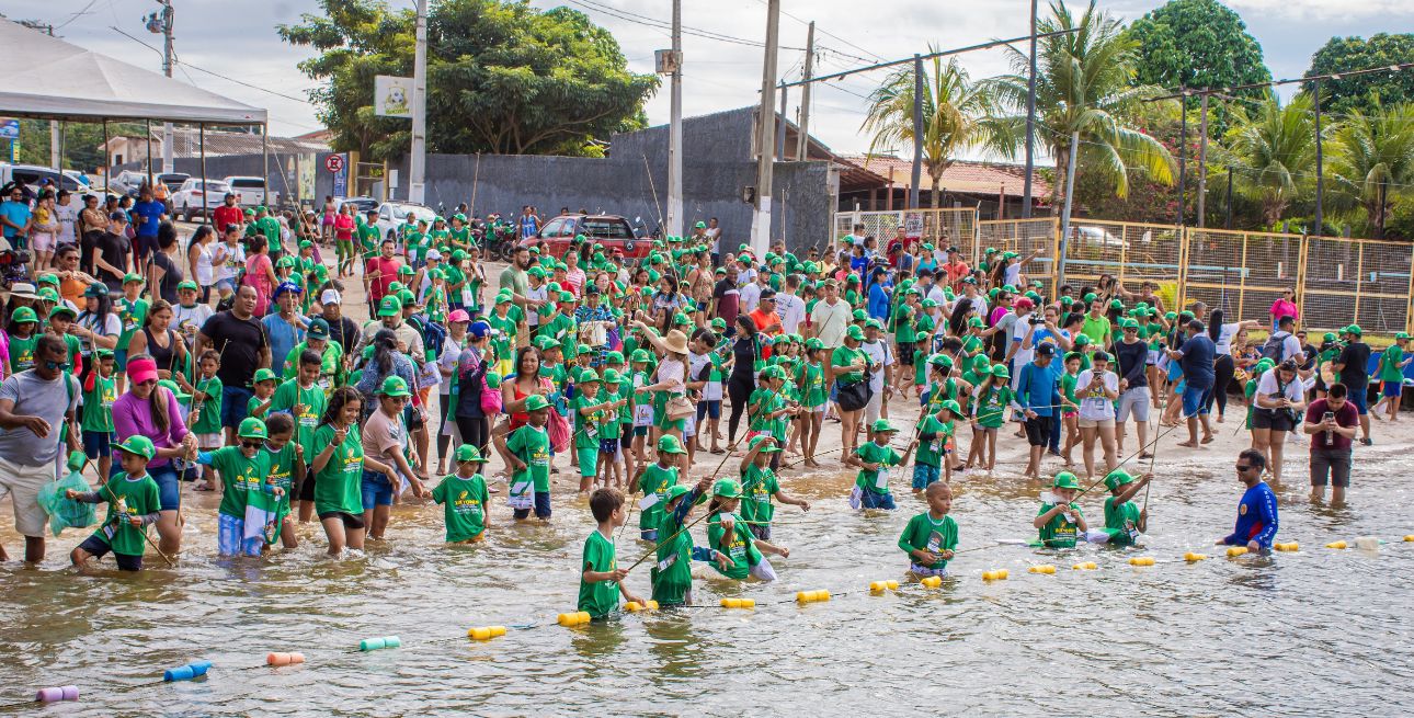 Centenas de crianças participam de torneio de pesca esportiva no Rio Tocantins em Tucuruí