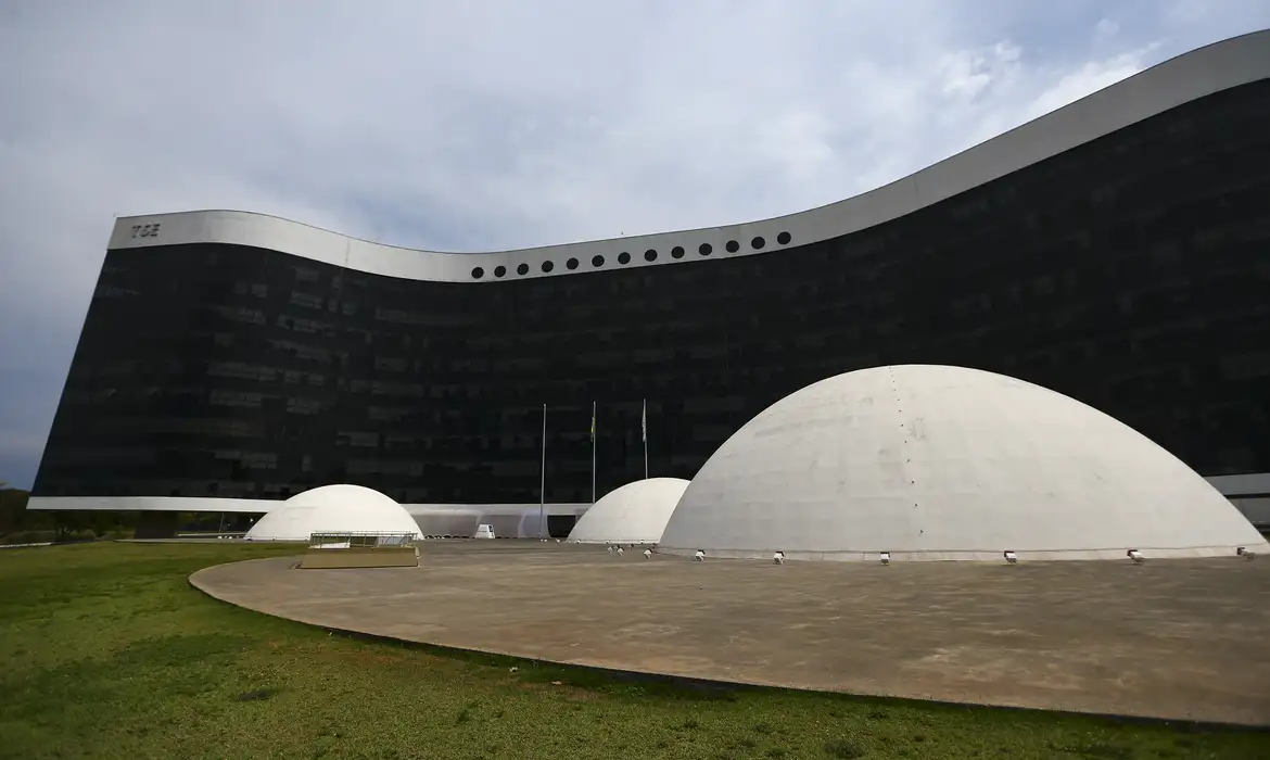 Inscrições para concurso da Justiça Eleitoral terminam nesta terça-feira (18)