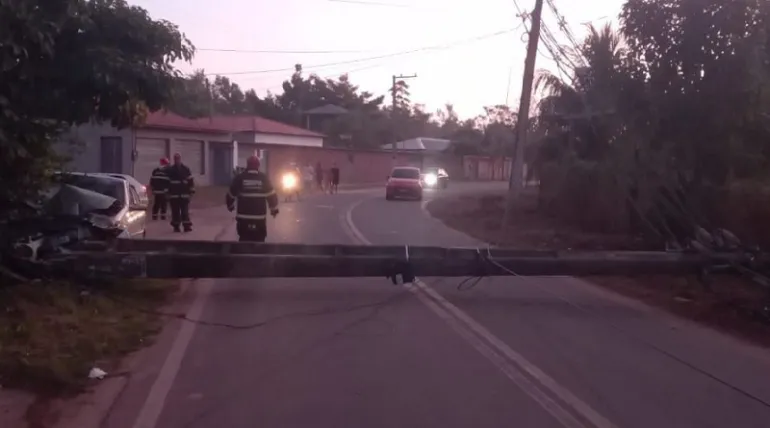 Carro bate poste e derruba energia elétrica em quatro cidades no Pará