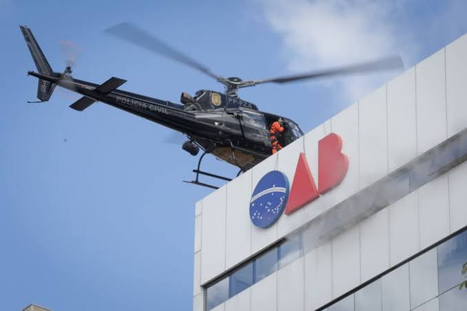 Cinco pessoas são resgatadas de incêndio no prédio da OAB em Brasília