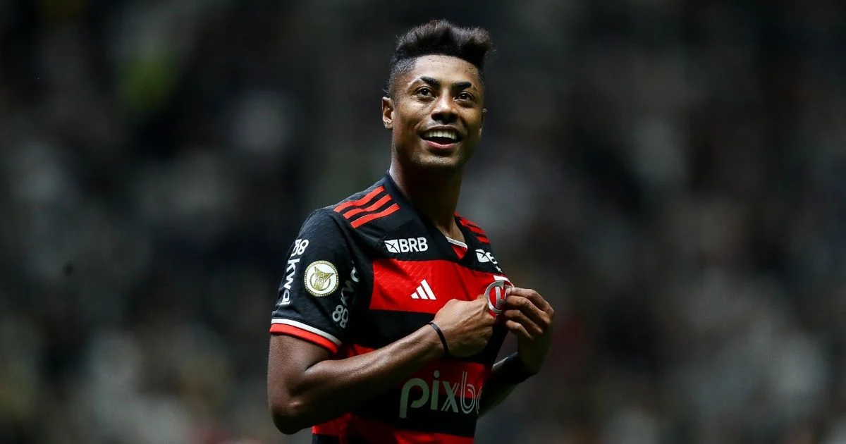 Flamengo supera o Atlético-MG e continua no topo do Brasileirão