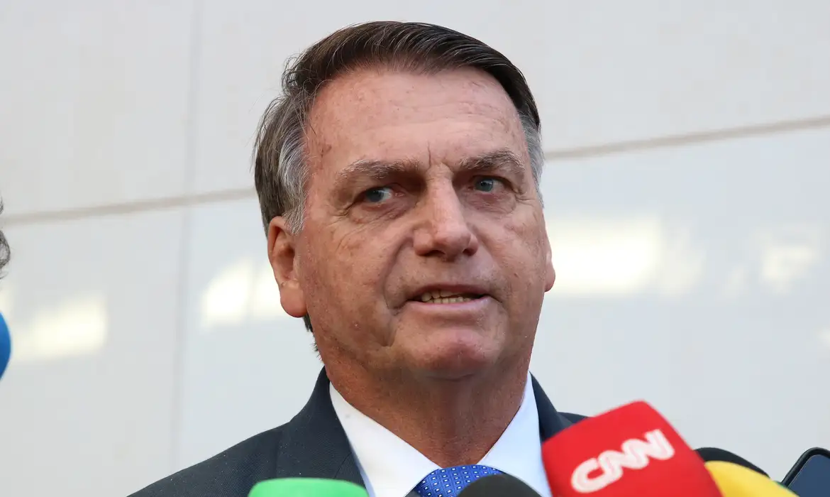 PF indicia Jair Bolsonaro em inquérito sobre vendas de joias sauditas