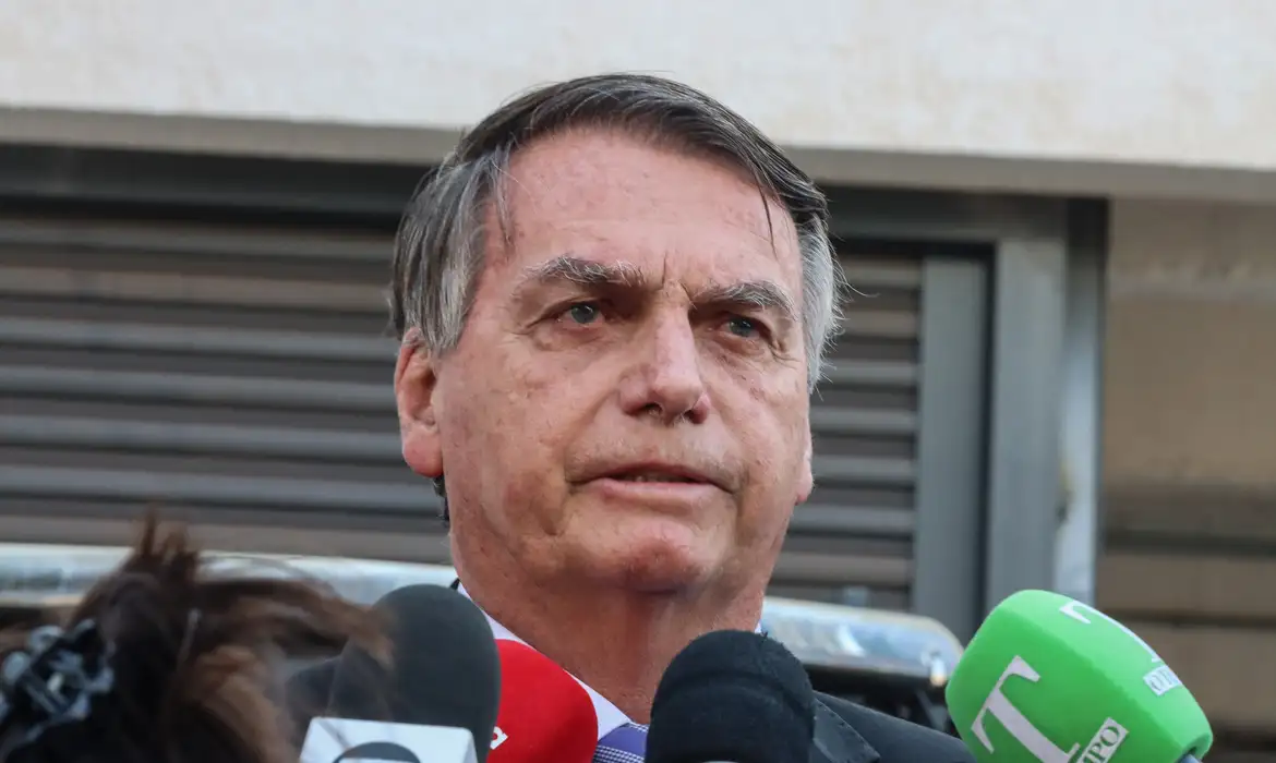 Bolsonaro desviou R$ 6,8 milhões com venda ilícita de joias