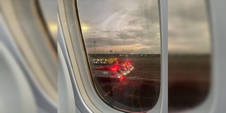 Avião faz pouso de emergência no Brasil após turbulência; Pelo menos 30 pessoas ficam feridas