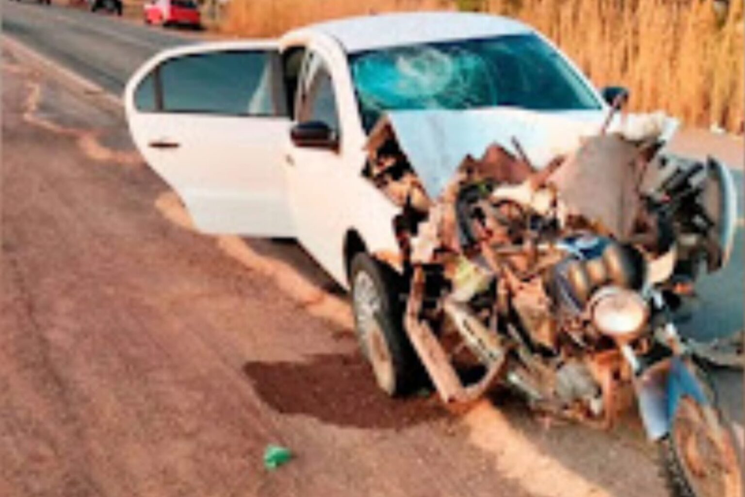 Pai e filho morrem em batida entre moto e carro na PA-287