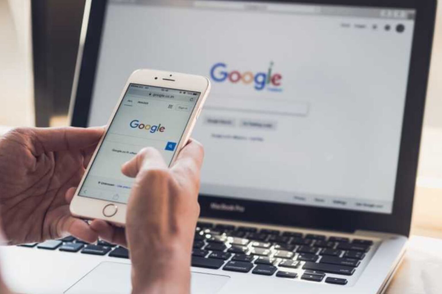 Google pode alertar se pesquisas mostram dados pessoais; entenda