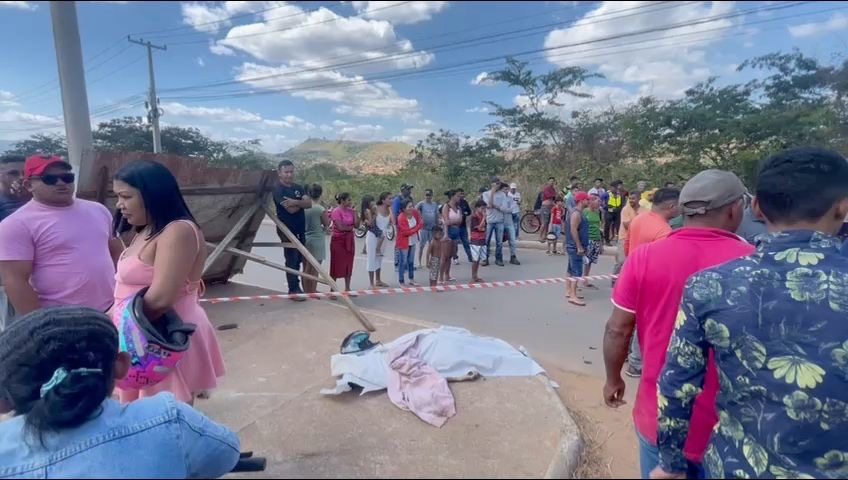 Irmãos morrem após motocicleta colidir com caminhão desgovernado em Parauapebas