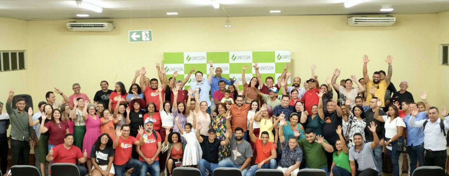 Dirceu ten Caten ouve profissionais de saúde na sexta-feira em Marabá