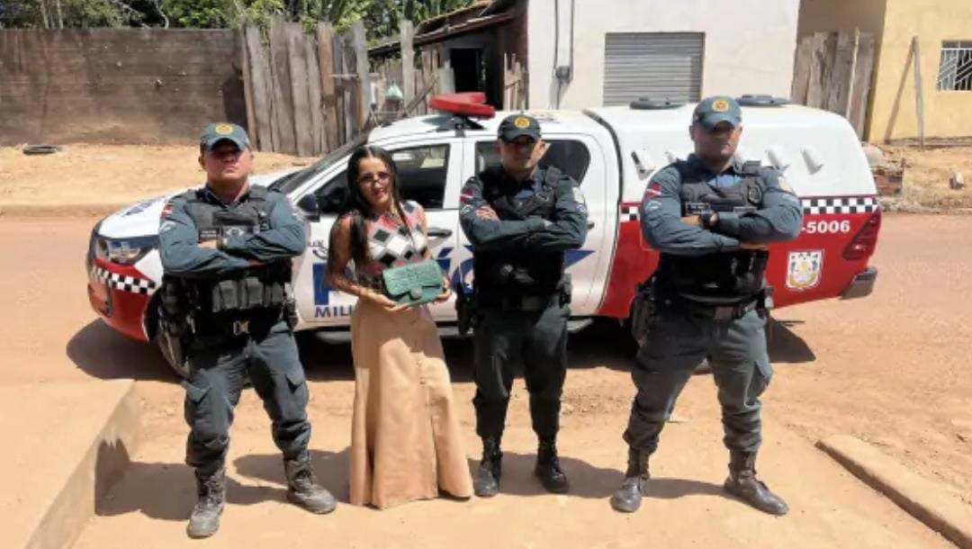 PM recupera bolsa perdida por jovem com R$ 3.500 em Jacundá