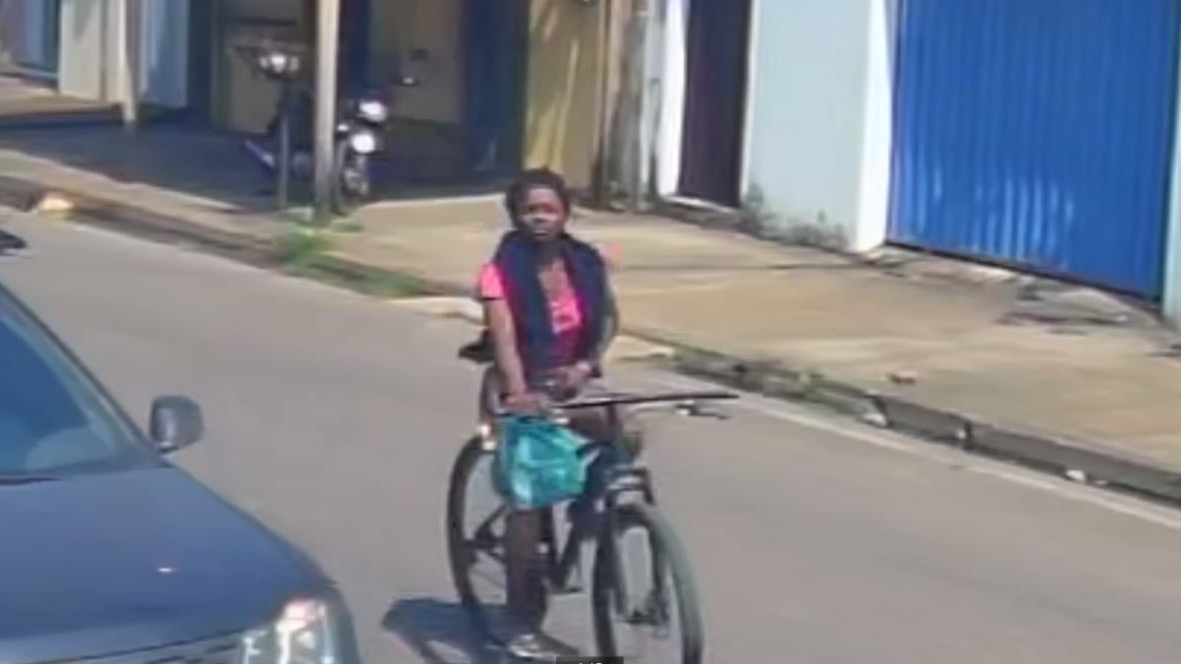 VÍDEO: mulher invade residência, furta joias e celular em Marabá