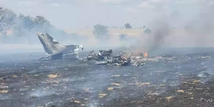 Aeronave cai em fazenda e deixa pelo menos 3 mortos