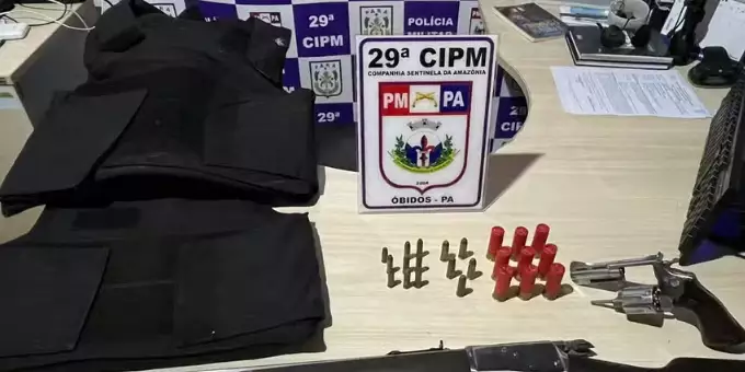 Armas são encontradas no camarote de comandante em embarcação no oeste do Pará