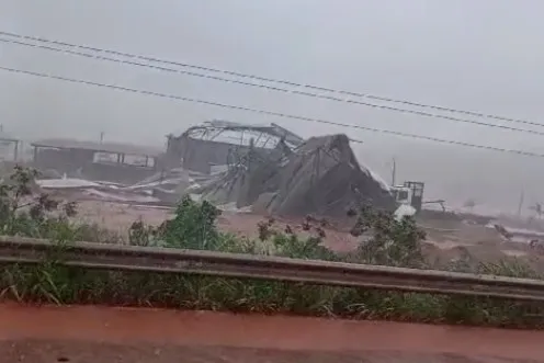 Chuva intensa com granizo provoca estragos em Anapu
