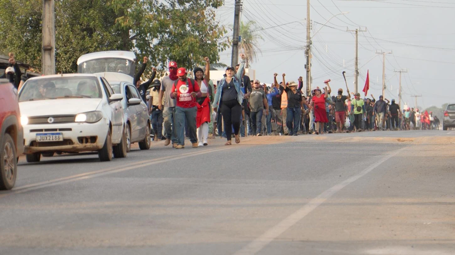 MST fecha rodovia PA-160 em protesto entre Canaã e Parauapebas