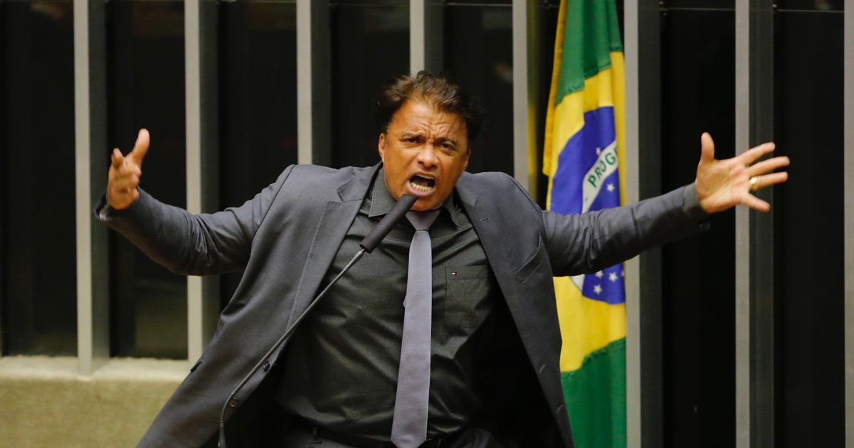 Justiça do Pará condena Wlad Costa após ex-deputado difamar Ximbinha