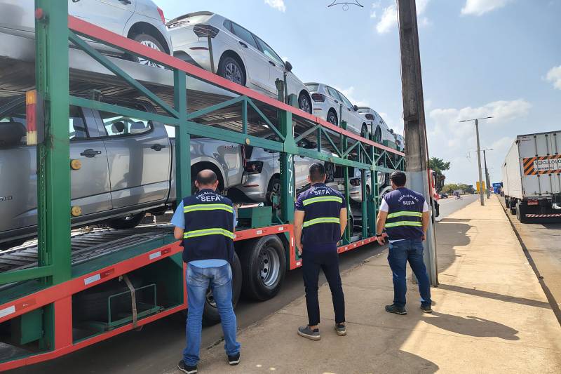 Sefa apreende 10 veículos de passeio e dois caminhões guindaste no Pará