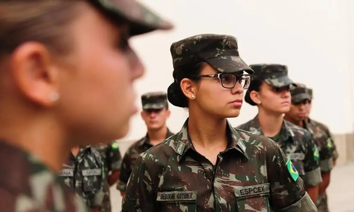 Brasil passa a permitir o alistamento militar feminino; veja regras