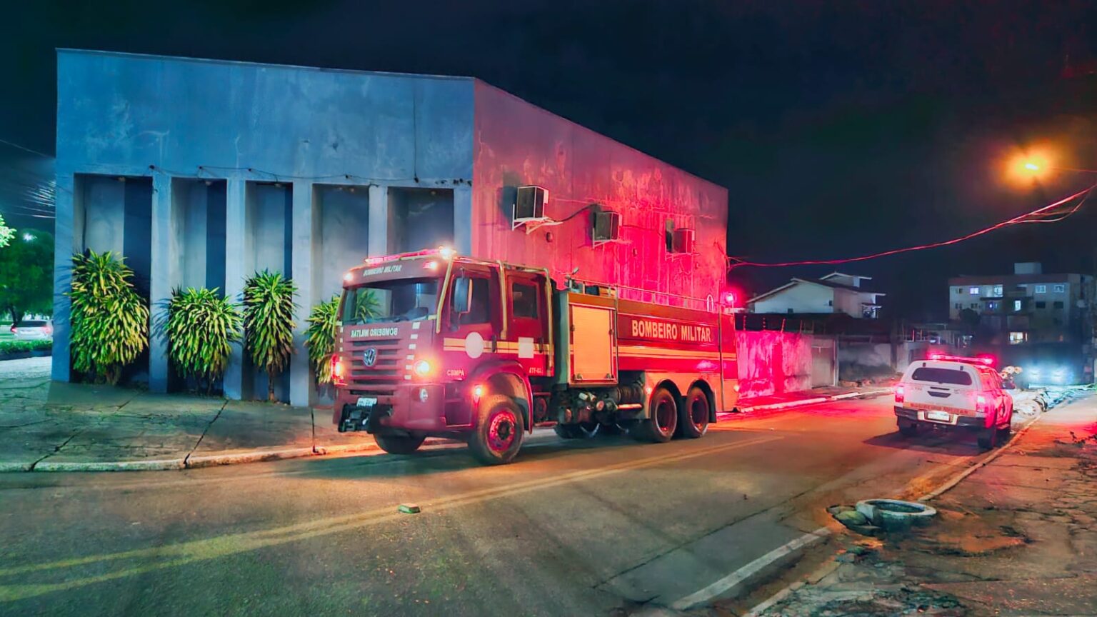 Fogo atinge muro e padrão de energia na sede da OAB Marabá