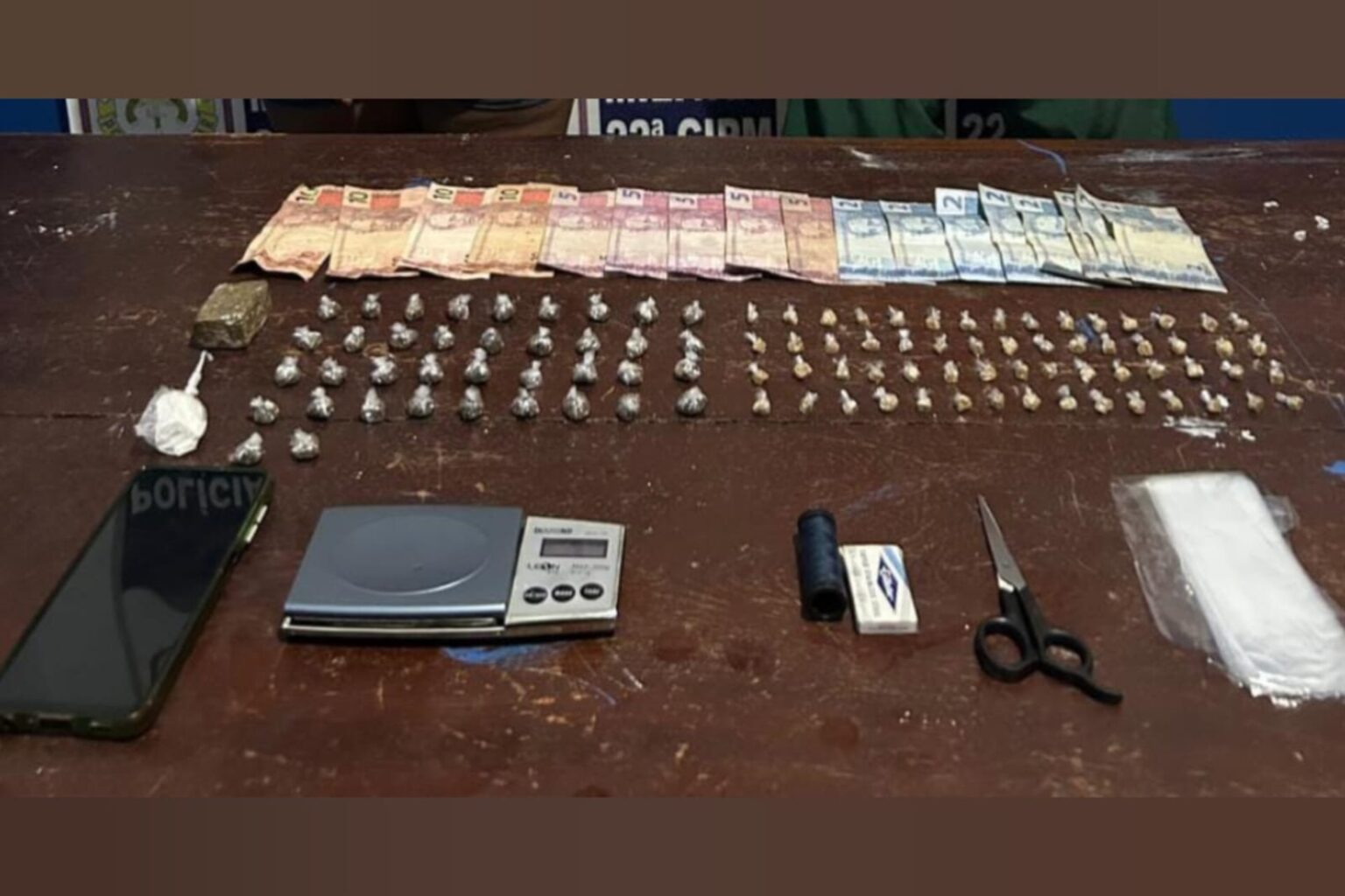 PM prende casal com 100 porções de drogas no Pará