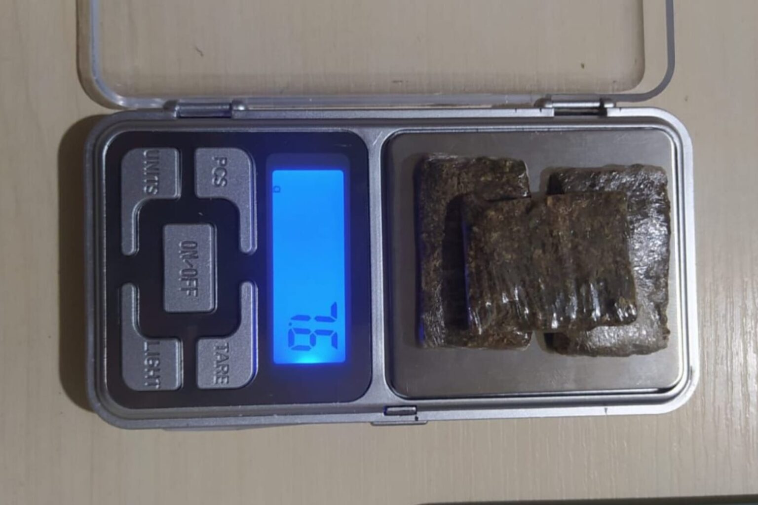 Motociclista tenta fugir da PM e acaba preso com drogas em Redenção